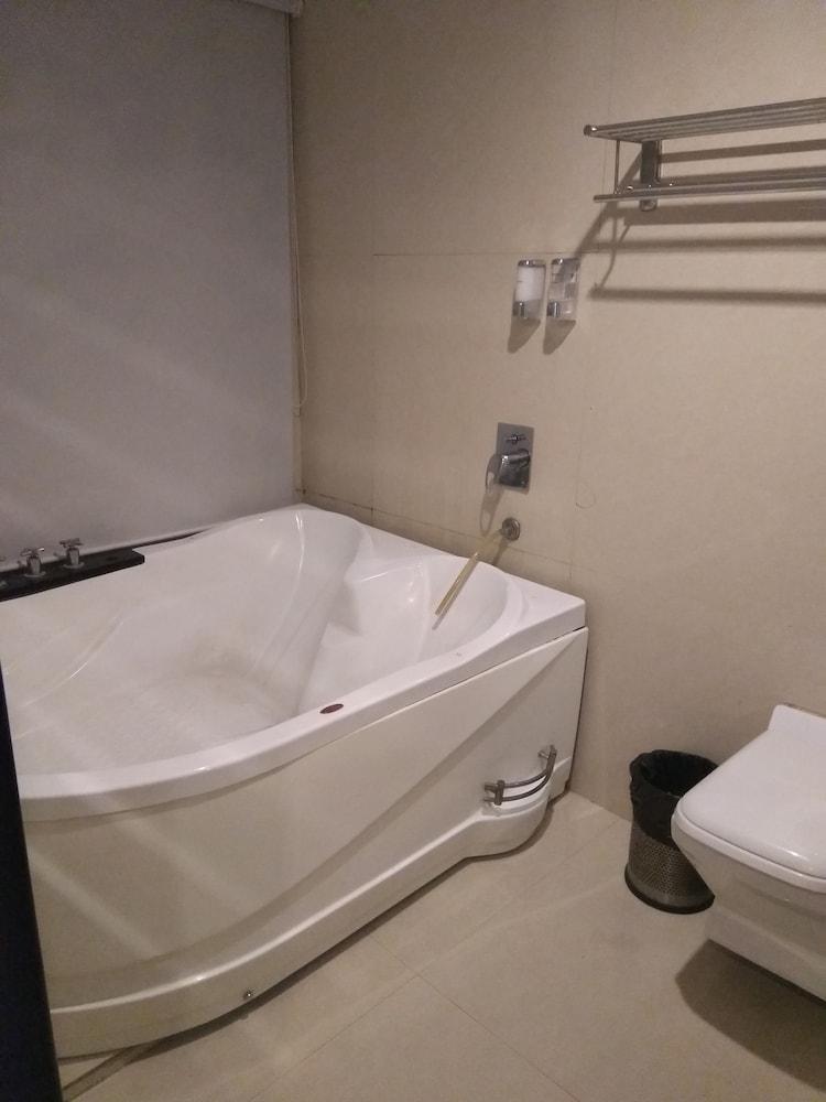 Hotel Rajshree & Spa Chandigarh Ngoại thất bức ảnh