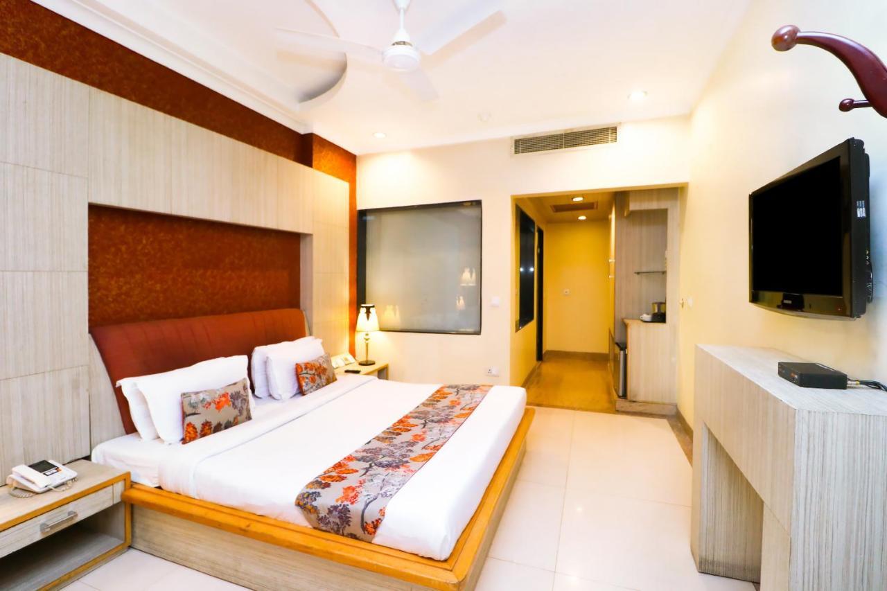 Hotel Rajshree & Spa Chandigarh Ngoại thất bức ảnh