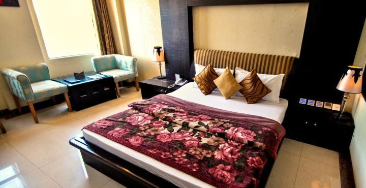 Hotel Rajshree & Spa Chandigarh Ngoại thất bức ảnh