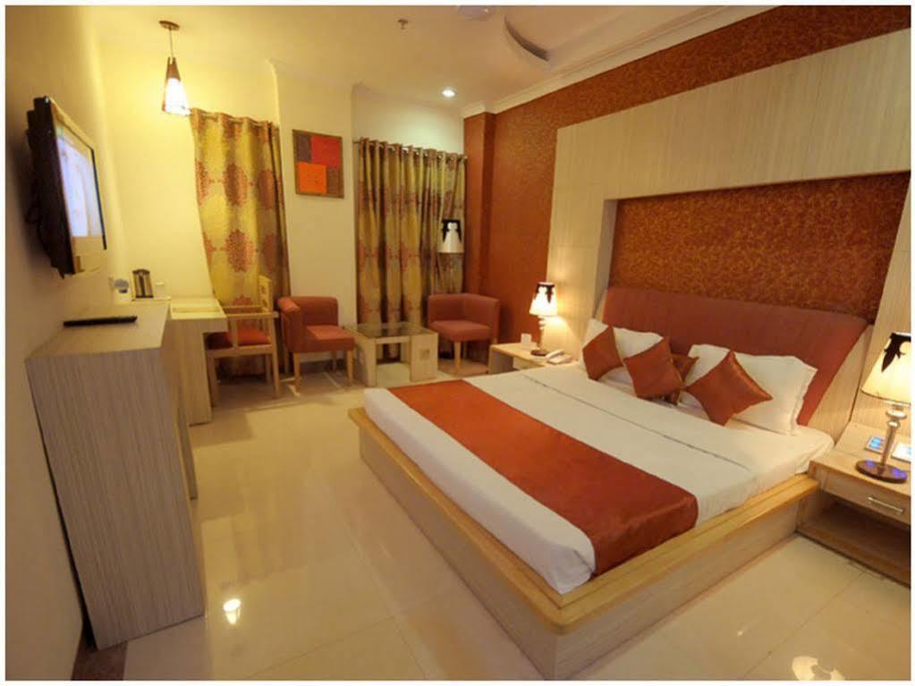 Hotel Rajshree & Spa Chandigarh Ngoại thất bức ảnh